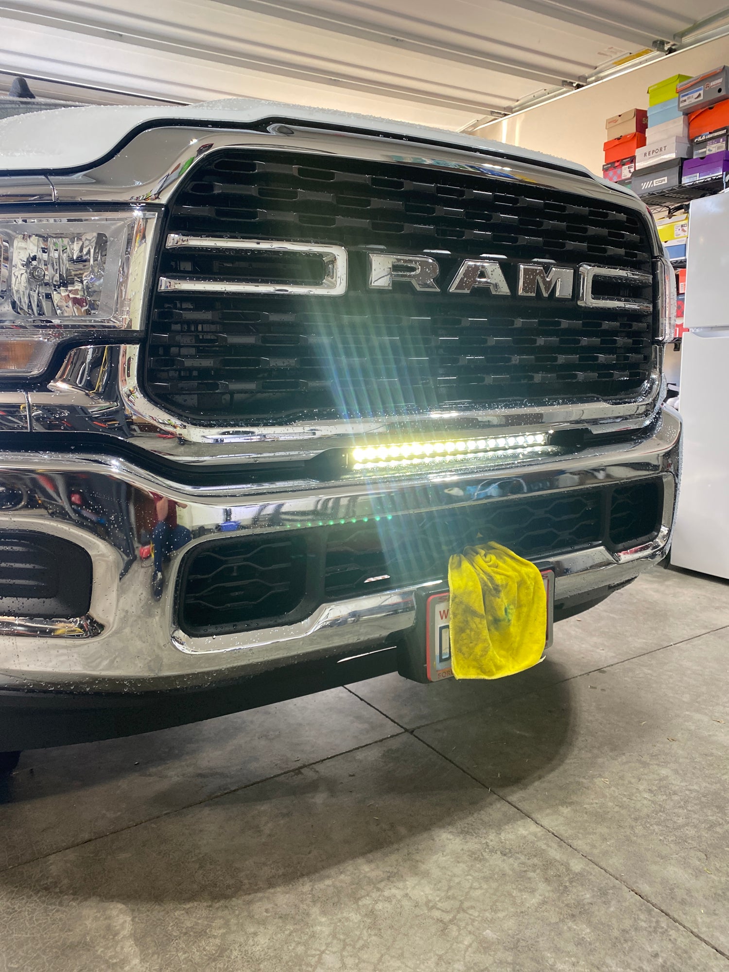 2022 Ram 2500 6.4L  Installed Grille Gap Mount 20-Inch LED Light Bar Kit