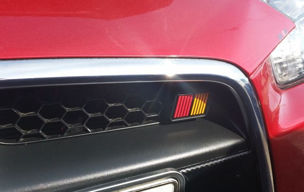 Red/Yellow Grille Badge Emblem w/Rear Mounting Panel/Tooth Locks For Mitsubishi